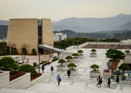 부산외국어대학교 홍보용 이미지